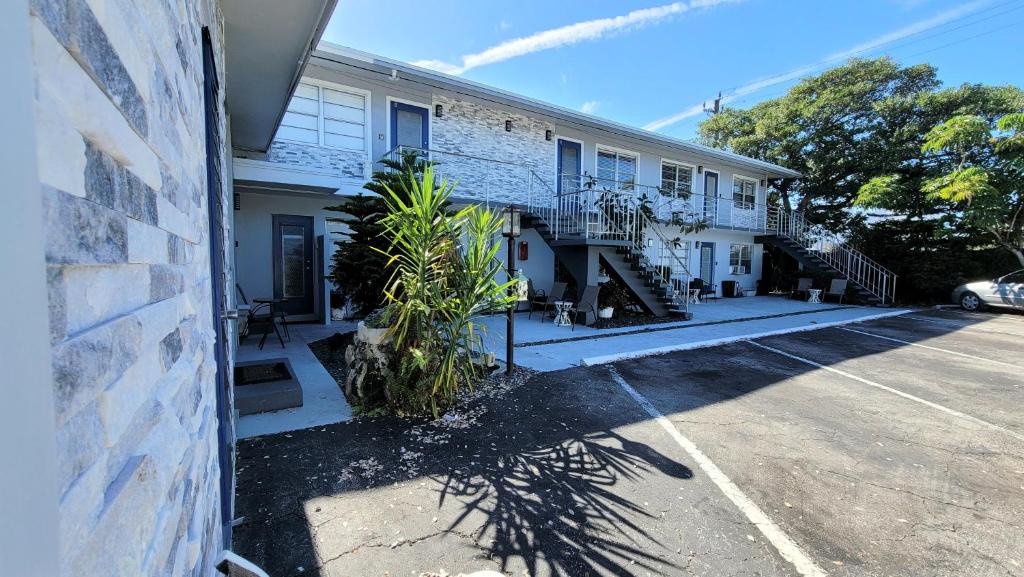 East Ocean Ave Apartment | BEACHWAY INN