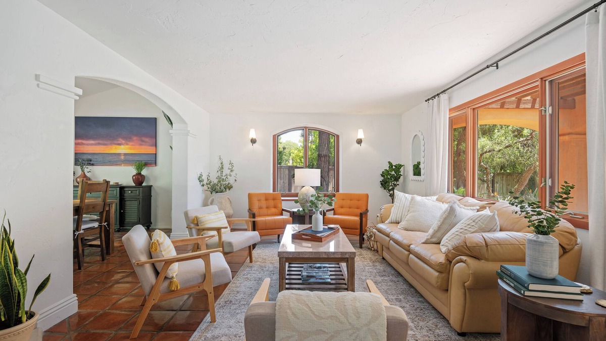 Campanil House | Beachwood Estate at Hendry's Beach - 100 steps to the sand!