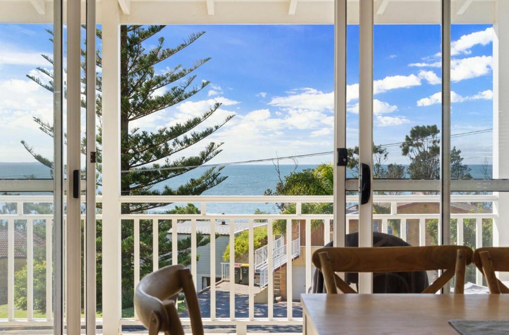 Mollymook Beach House | Beachwood House at Mollymook Beach