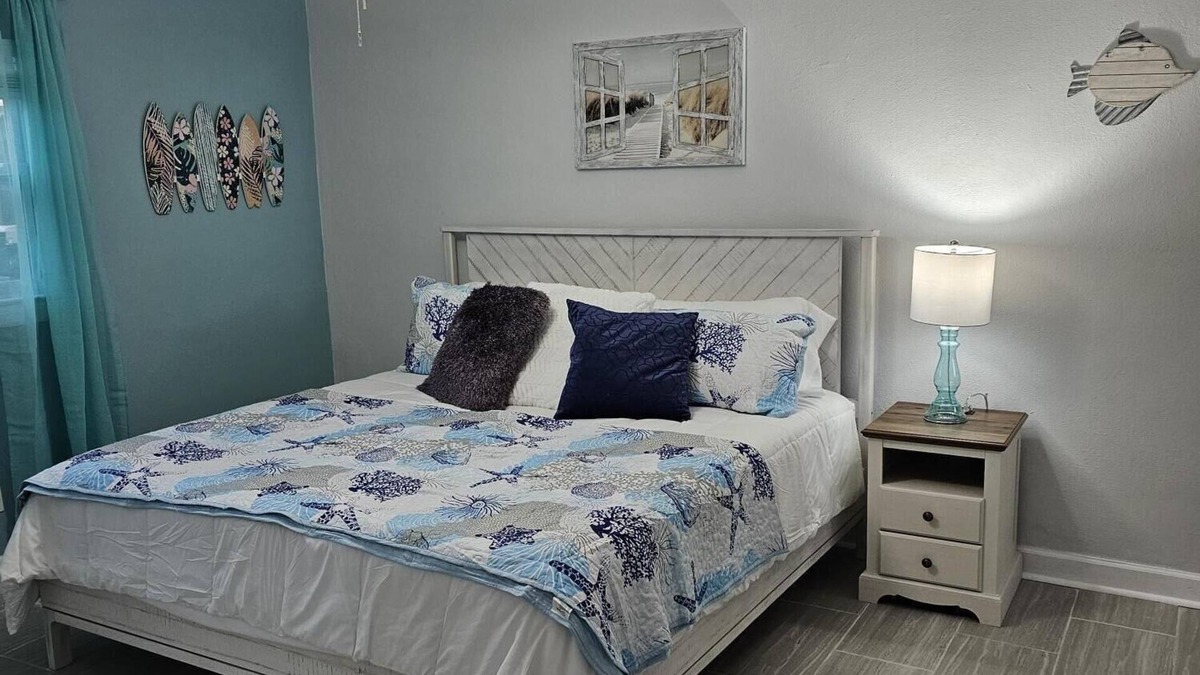 Caloosahatchee Apartment | Beachy 1-Bedroom Getaway in Cape Coral – 20 Mins to Sanibel & Fort Myers Beach!