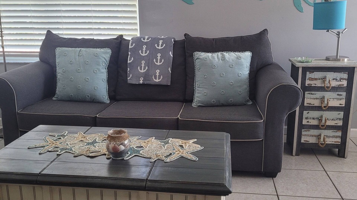Port Canaveral Condo | Beachy 1 bedroom across the street from the beautiful beaches of Cape Canaveral,