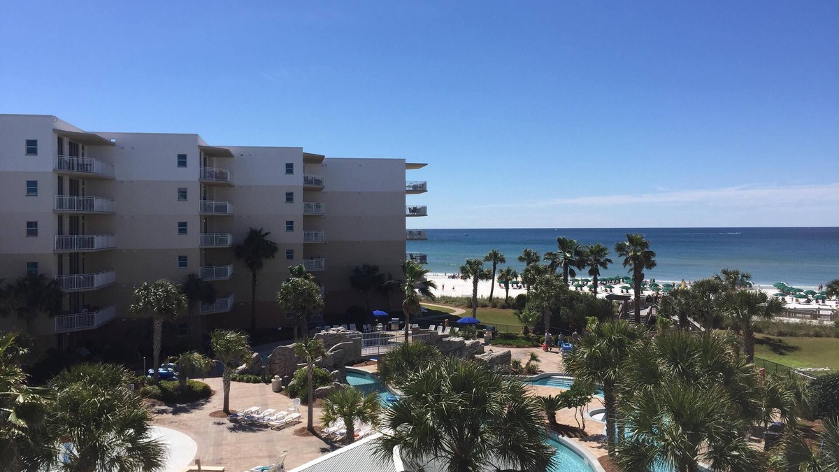 Fort Walton Beach Resort | ~BEACHY~2 KING suite! Amazing Gulf AND Pool View-FREE Premium Beach Service