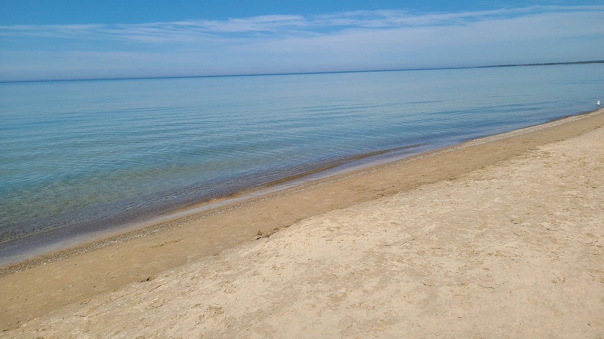 Sauble Beach House | Beachy Chic- Completely renovated-Steps from Beach