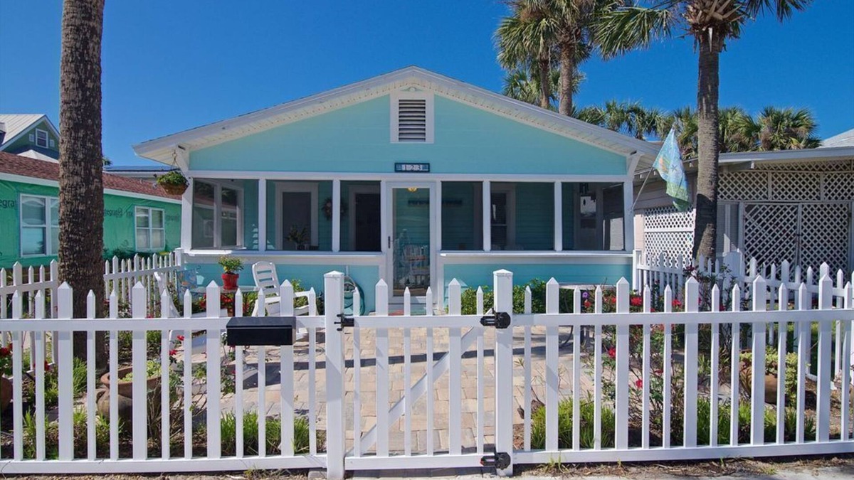 Jacksonville Beach Cottage | Beachy Cottage by the sea