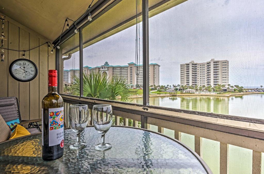 Miramar Beach Villa | Beachy Lakefront Escape - Walk to the Shore!