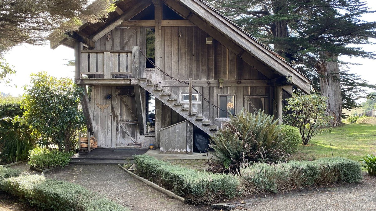 Albion Cabin | Beam's End - WHERE THE NAVARRO RIVER MEETS THE PACIFIC OCEAN