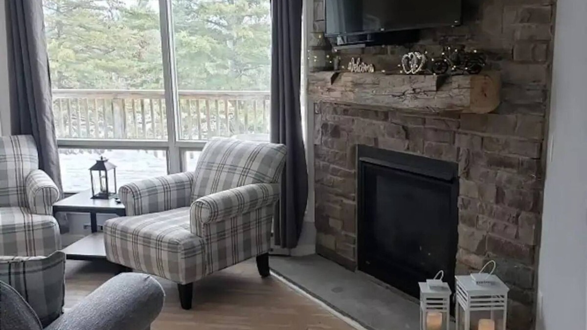 Gravenhurst Resort | Bear Chalet at Granite Ridge