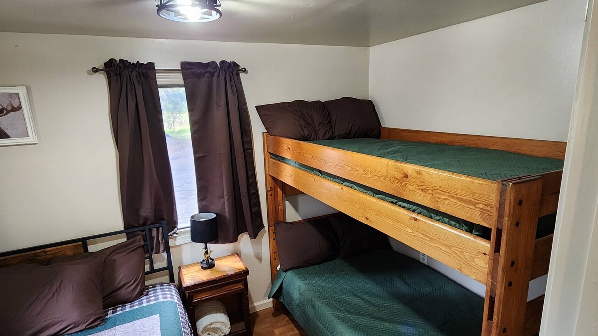 Bear Creek Cottage | Bear Necessities Cottages