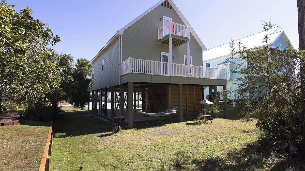 Ono Island House | Bear Point Has It All – A Pet-Friendly Getaway!