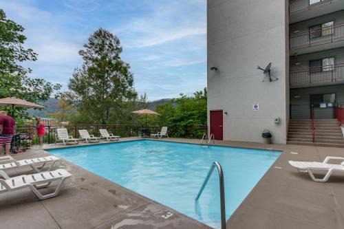 Gatlinburg Apartment | Bear-Sighting Condo Walk to Downtown Gatlinburg!