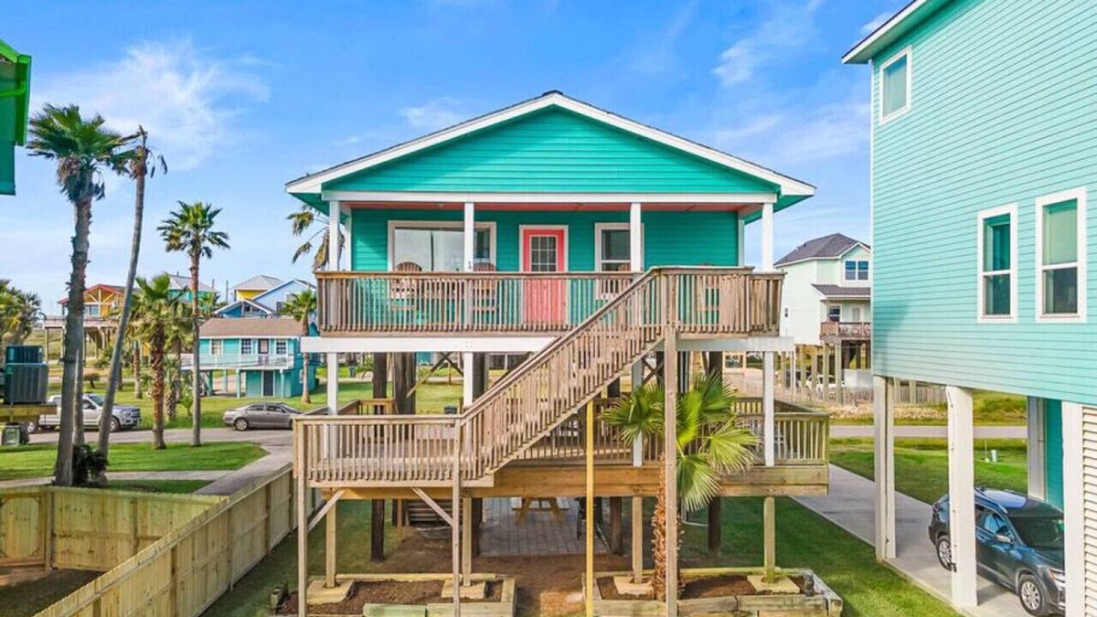 Galveston Cottage | Beard - Blue Beard`s Cove