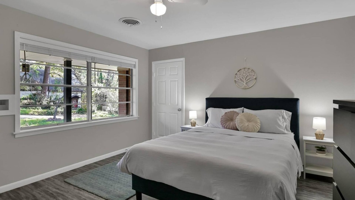 Huntsville House | Bearkat Cove No Service Fees Near Sam Houston