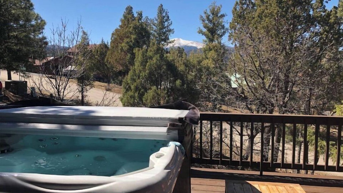Ruidoso Cabin | BearLuckLodge! Amazing Cabin-Hot Tub, Views, Game Room/Arcade, Location, Peloton
