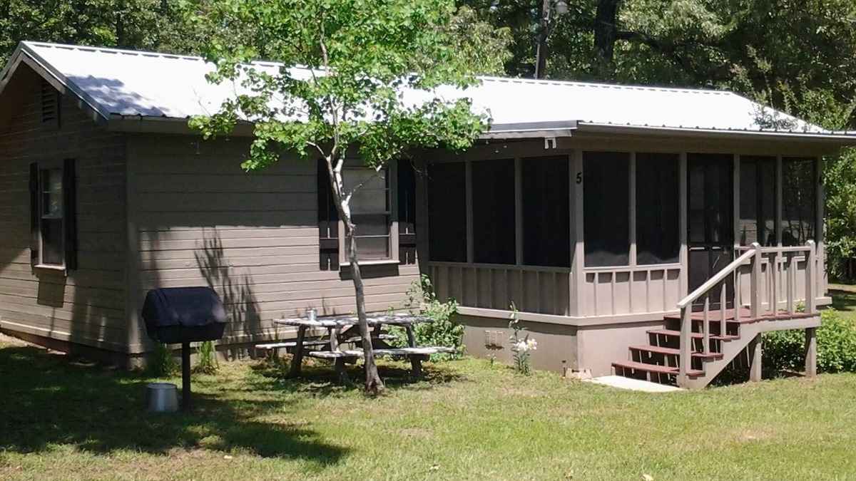 Bronson Cabin | "Bearly Behaving" is a quaint, rustic cabin on Lake Sam Rayburn, TX - (# 5)