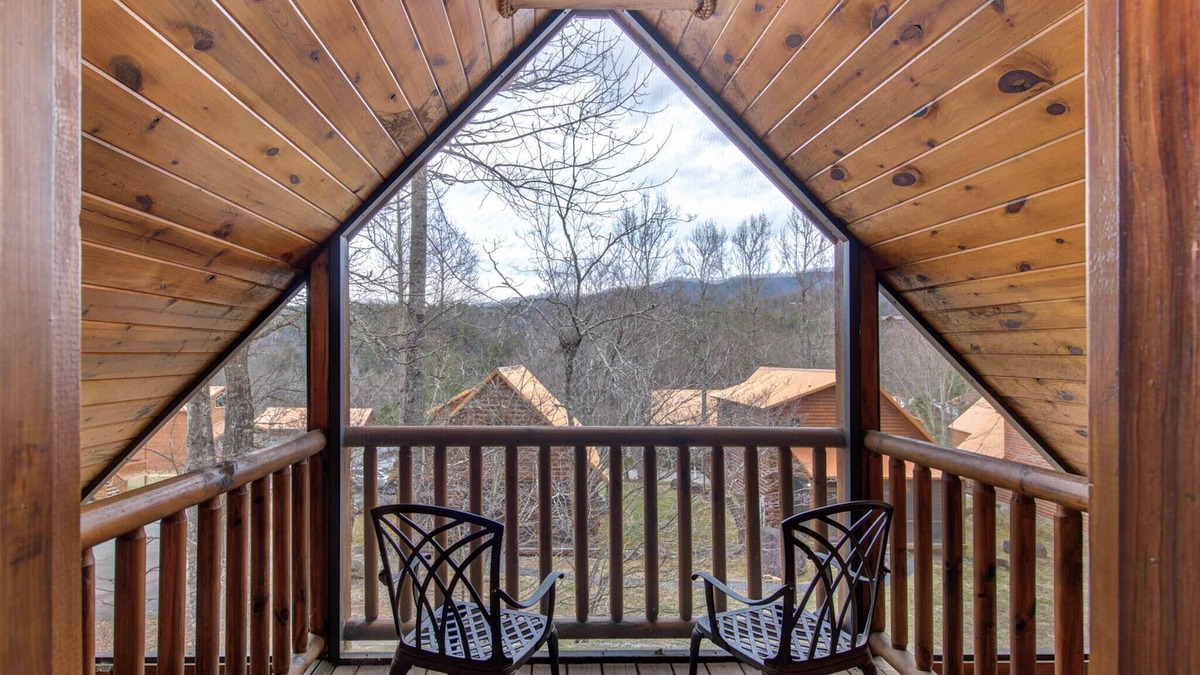 White Oak Lodge Cabin | Bearly Behaving