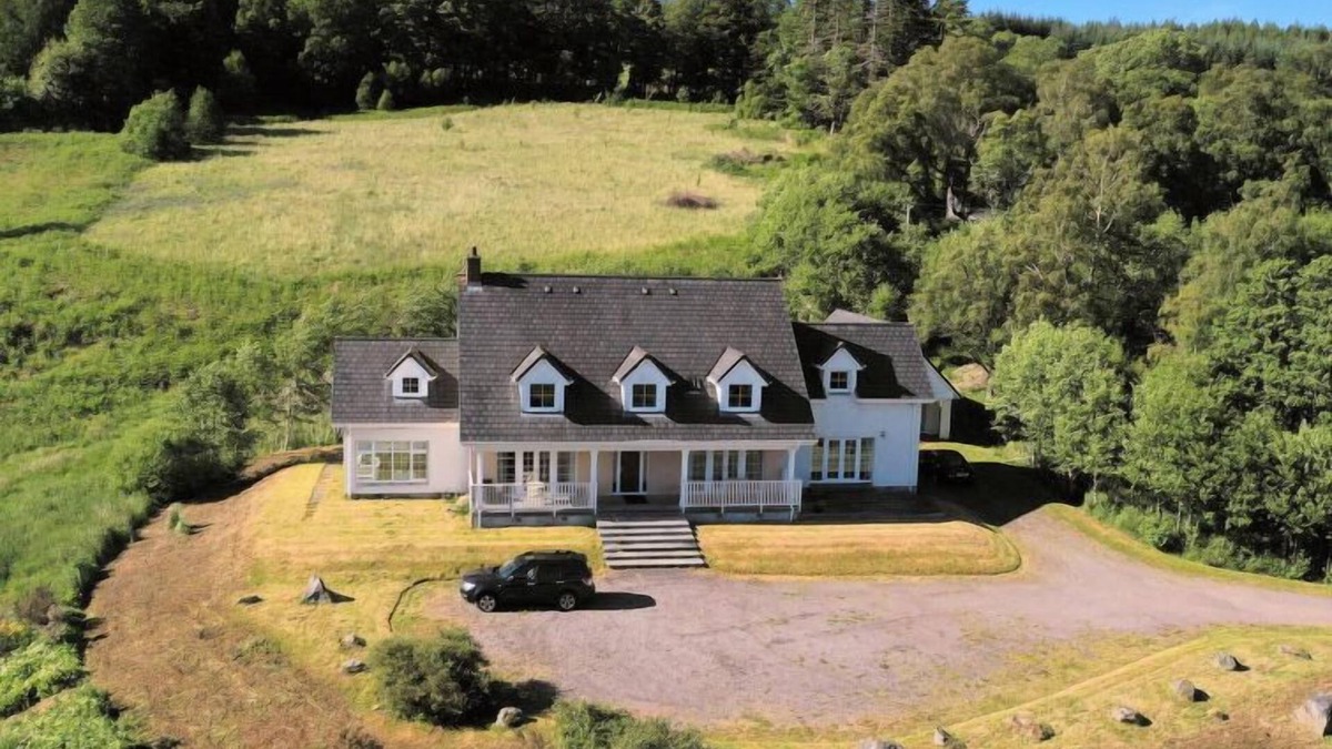 Glen Urquhart House | Bearnock House by Interhome