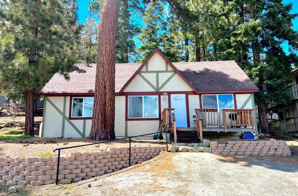 Big Bear Lake House | Bears Eye View - Steps to Bear Mountain Ski Resort!