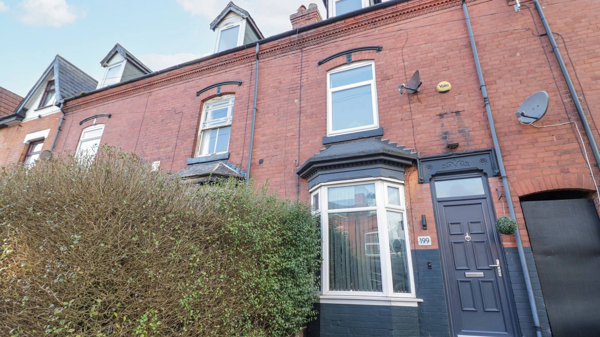 Smethwick Cottage | BEARWOOD BOUTIQUE STAY, family friendly, with a garden in Birmingham