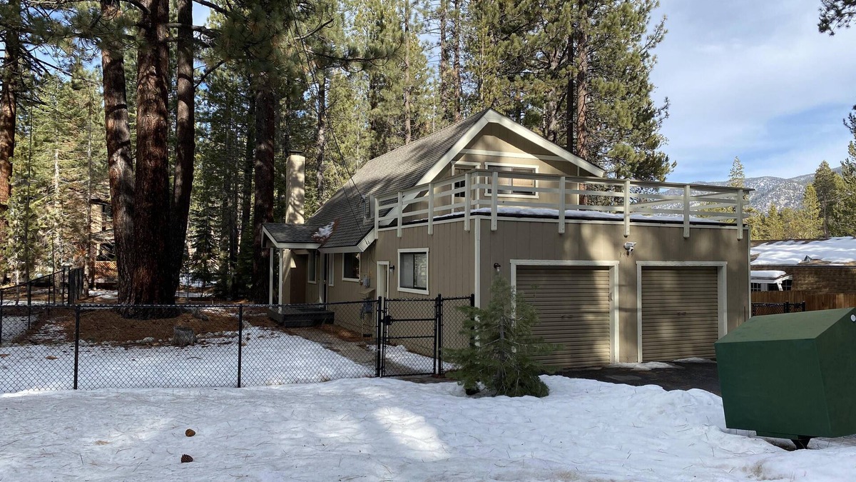 Pioneer Trail Cabin | 🐻Beary Cute 4BR/5Beds Family Cabin~Heavenly 5 miles~Pingpong~Foosball