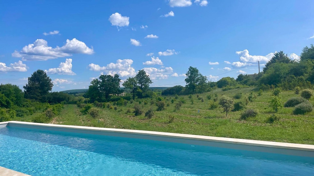 Le Garn House | "Beau Gite" House with Private Pool, Private Terrace and Wi-Fi