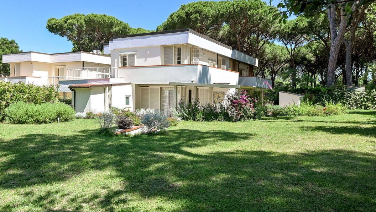 Punta Ala Villa | Beautiful private villa for 10 people with A/C, WIFI, TV, patio and pets allowed