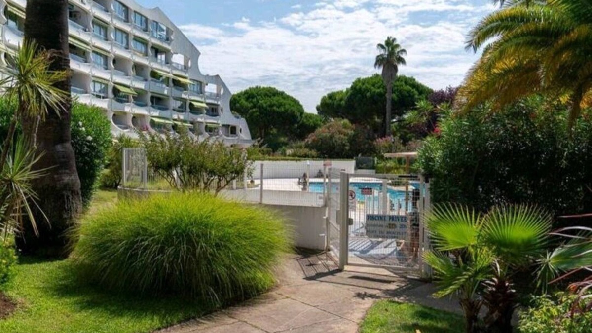La Petite Motte Apartment | Beau Studio de 34 m2 Piscine et Pataugeoire, Place de Parking Privée