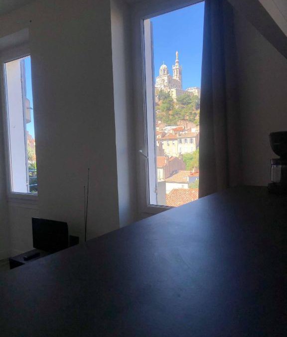 Vauban Apartment | Beau T1 à Vauban, Vue Notre Dame, prox Vieux port