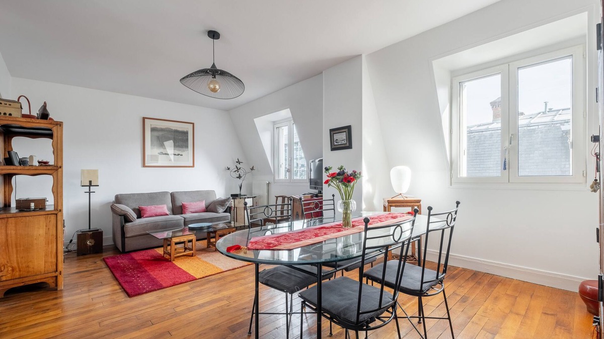 Grenelle Apartment | Beaugrenelle Skies, by Veeve