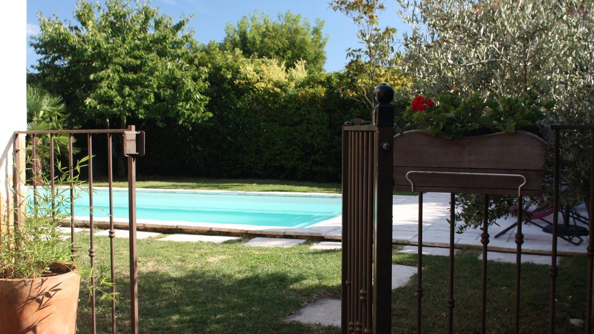 Arnas House | Beaujolaise family house in golden stones