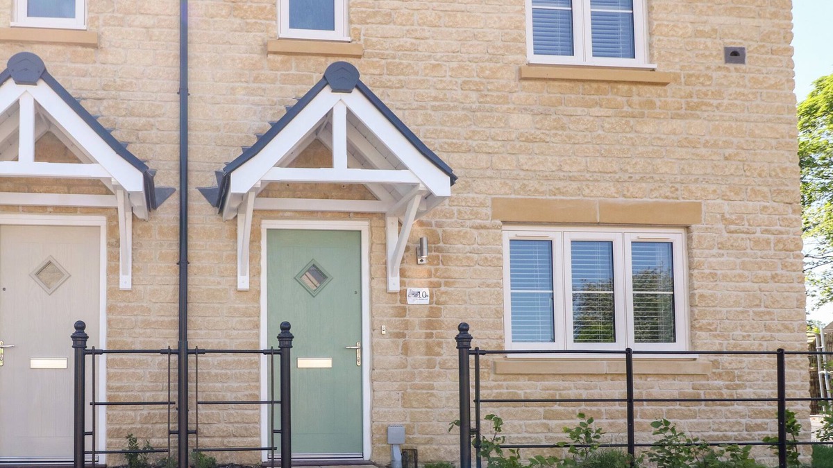 Bourton Cottage | BEAU’S HOUSE, pet friendly, with a garden in Bourton-On-The-Water
