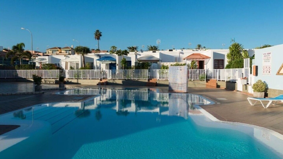 Sonnenland House | Beautiful and refurbished Bungalow with free wifi and swimming pool