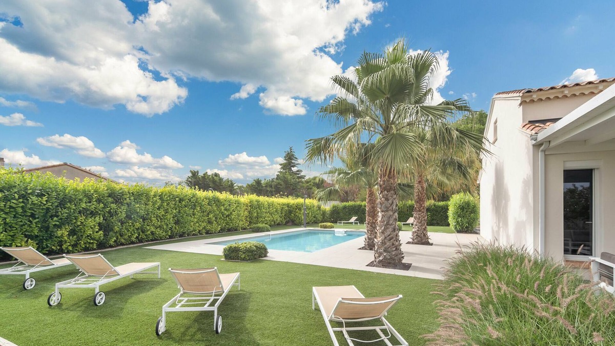 Saint-Genies-de-Fontedit Villa | Beautiful villa with swimming pool