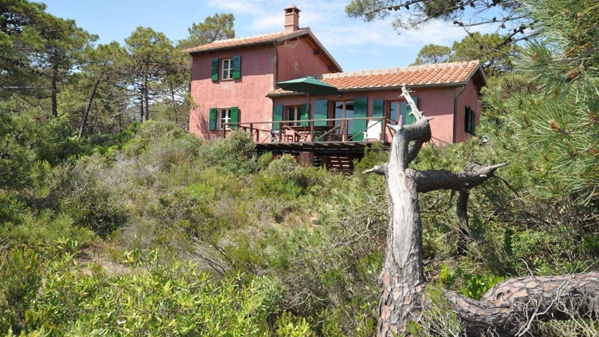 Castiglione della Pescaia Villa | Beautiful private villa for 10 guests with WIFI, TV, patio, pets allowed and panoramic view
