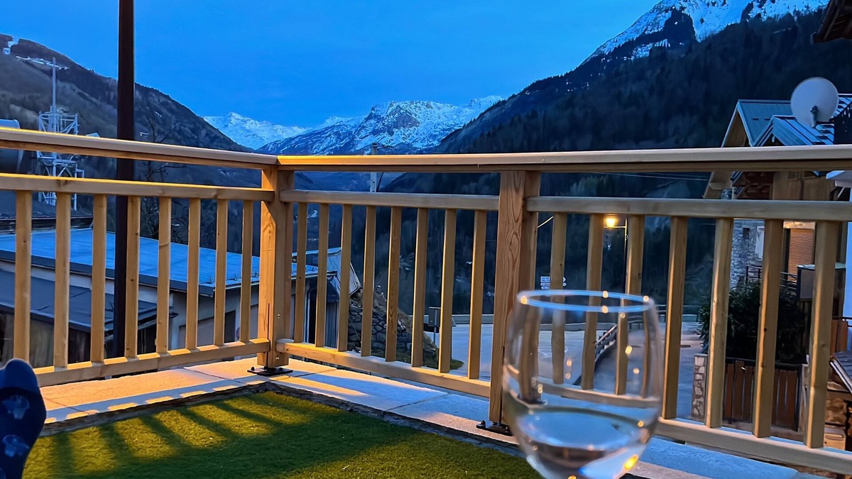Novallay Ski Chalet | Beautifully restored chalet - ideal for 3 Valleys skiing