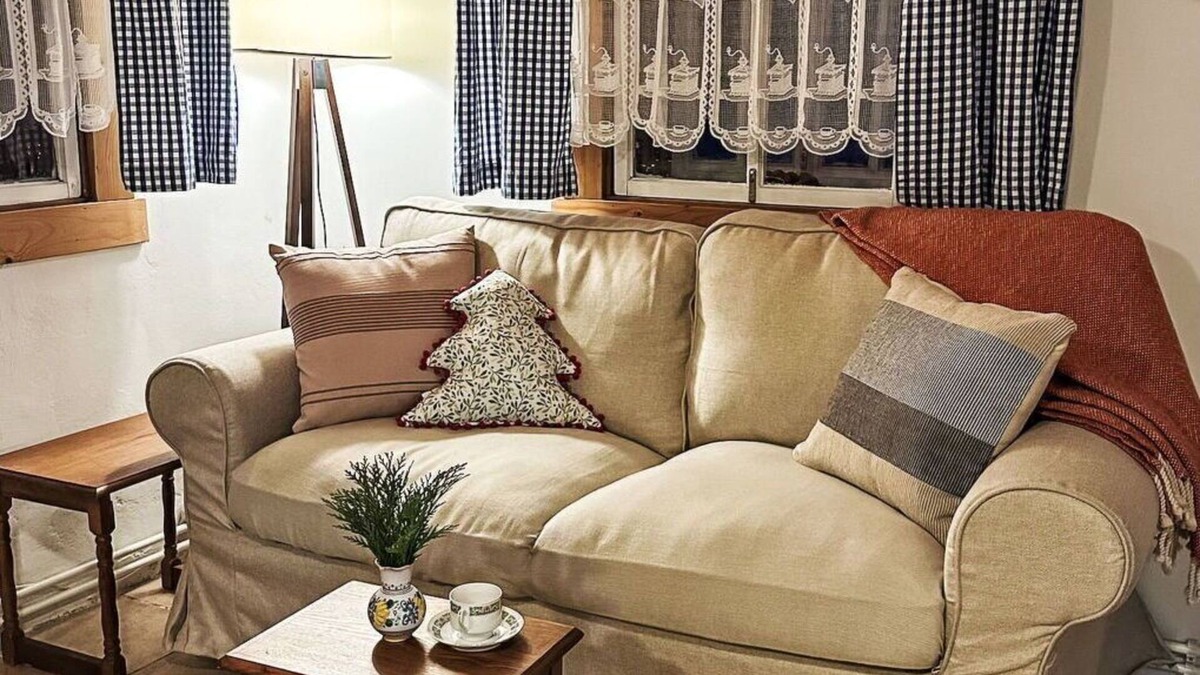 Studenec House | Beautiful private villa for 8 guests with WIFI, TV, patio and pets allowed