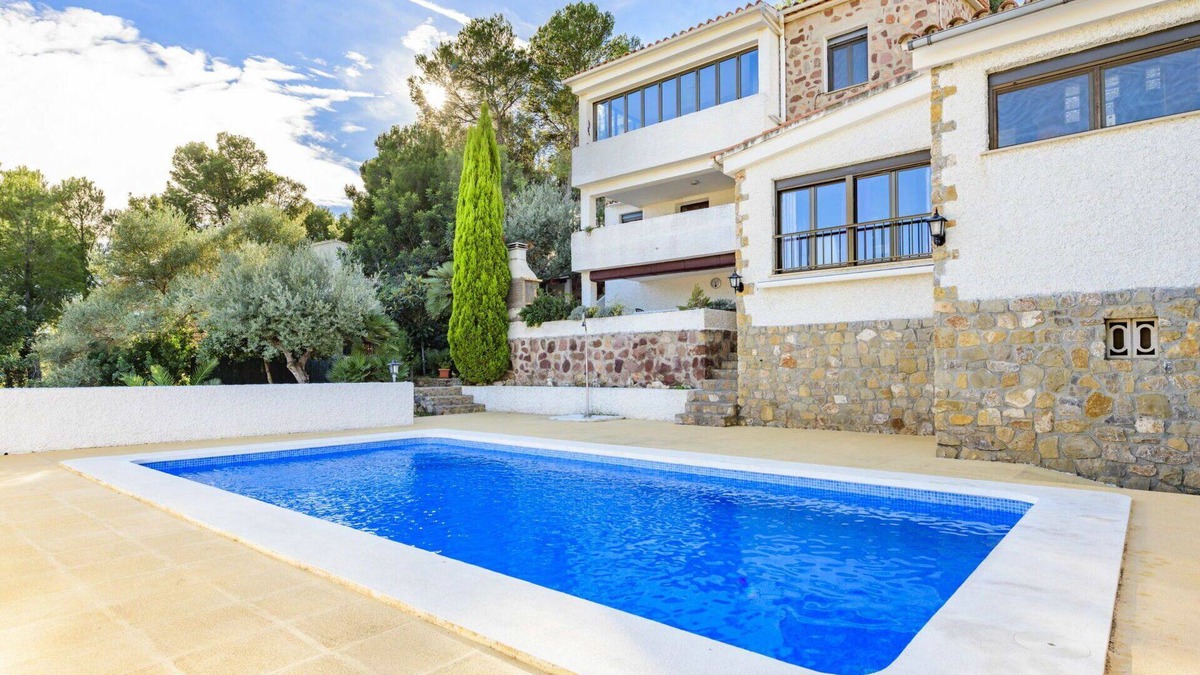 Oropesa del Mar Villa | Beautiful apartment in villa for 4 people with pool, A/C, WIFI, TV and terrace