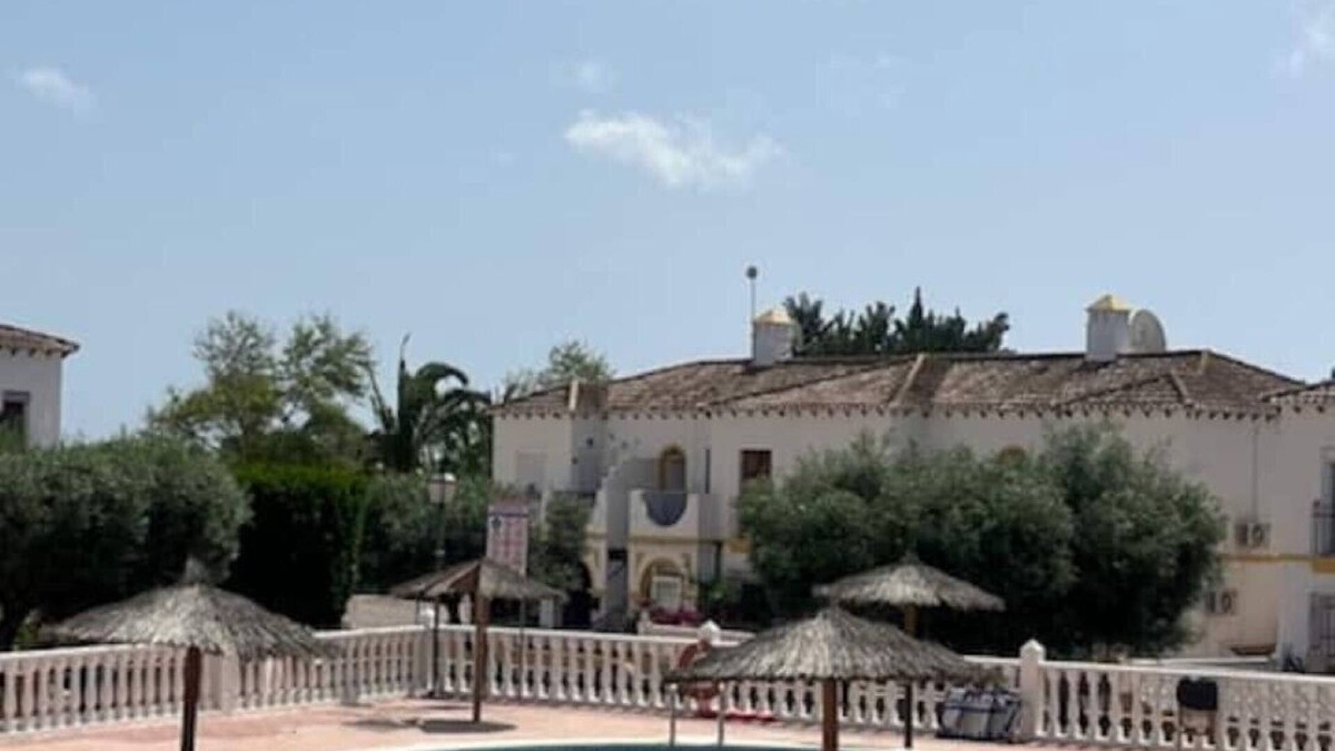 San Miguel de Salinas Apartment | Beautiful renovated apartment -access to 4 pools