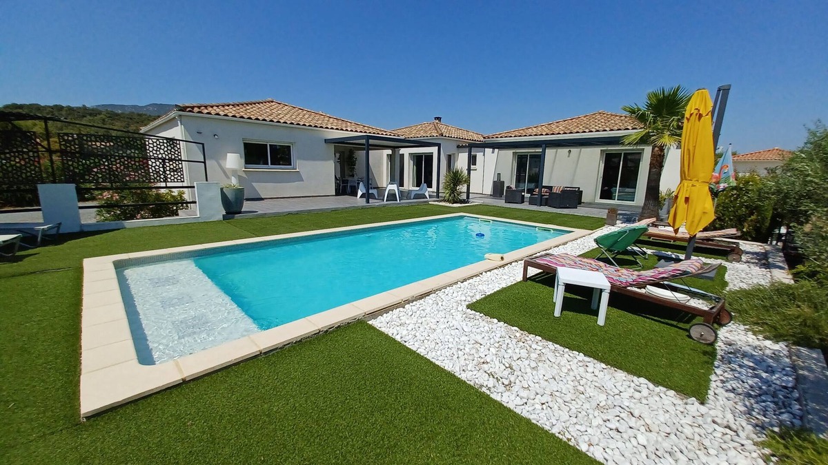 Saint-Jean-de-Cuculles Villa | BEAUTIFUL VILLA 200 M2 BETWEEN SEA AND RIVERS FOR 8 PEOPLE