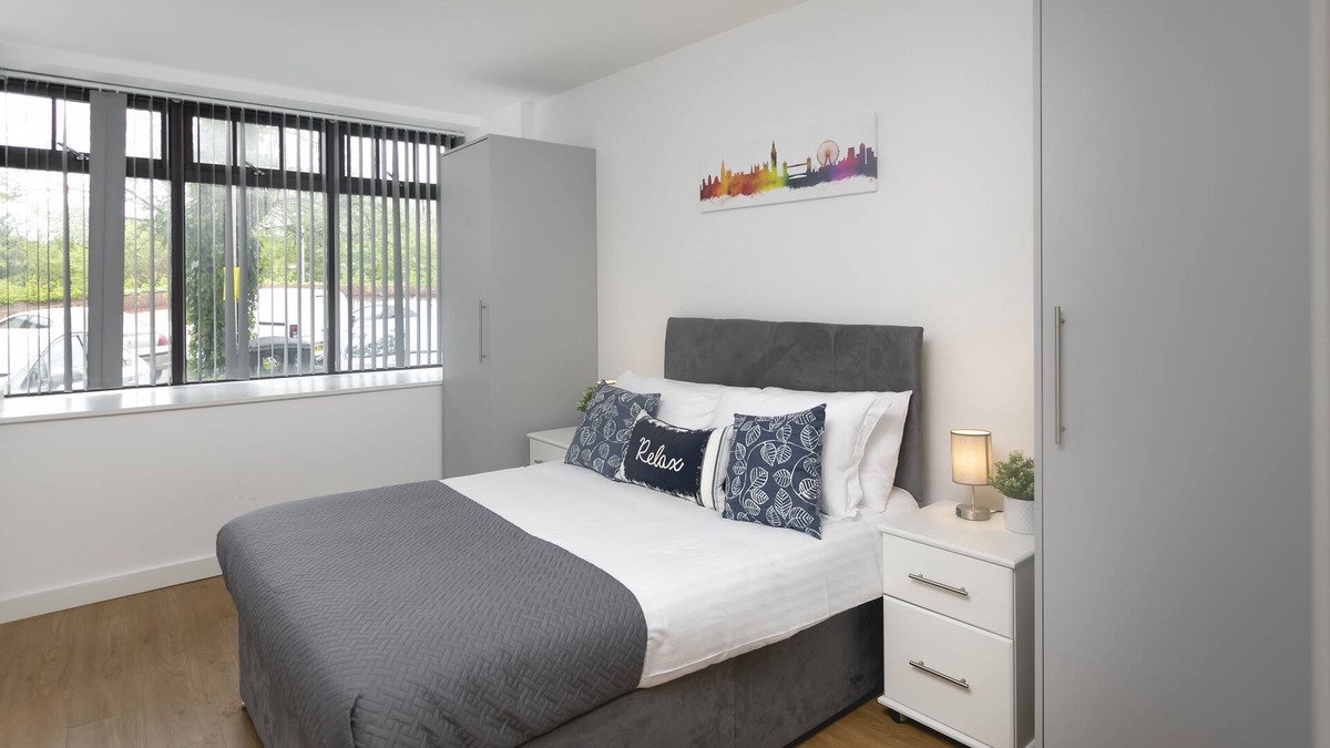 Norwood Green Apartment | Beautiful 1 Bed Apartment close to Heathrow Airport