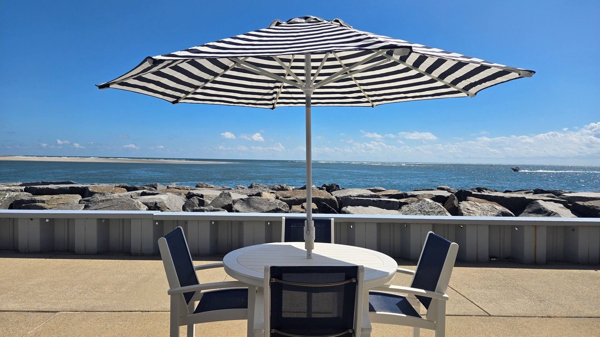 Anglesea Condo | Beautiful 1 Bedroom Oceanfront Condo in Anglesea section of North Wildwood