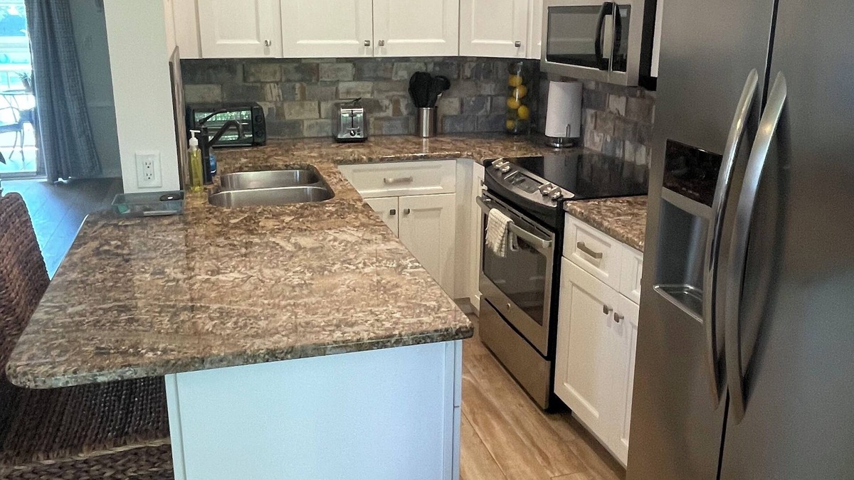 South Bradenton Condo | Beautiful 1 Bedroom Condo Fully Remodeled. Email For Details