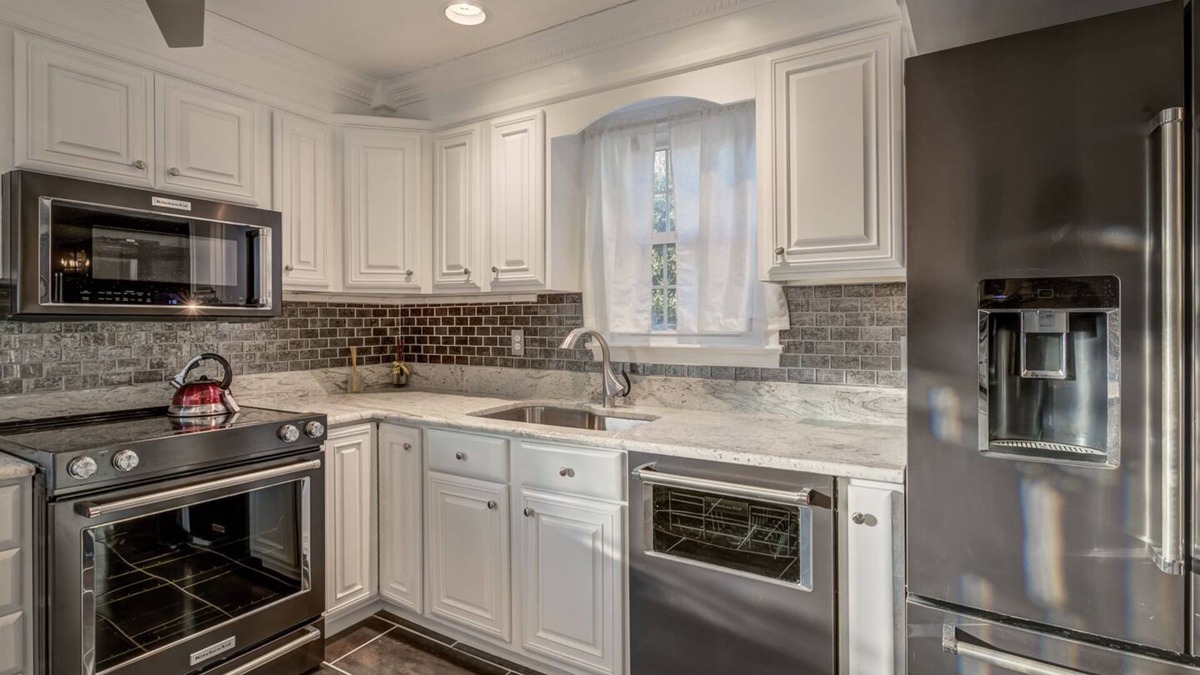 Franconia House | Beautiful 1 bedroom with private bathroom #2