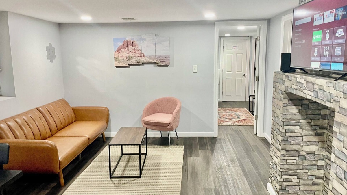 Newark Apartment | Beautiful 1 BR Apt Basment,35 min to NYC