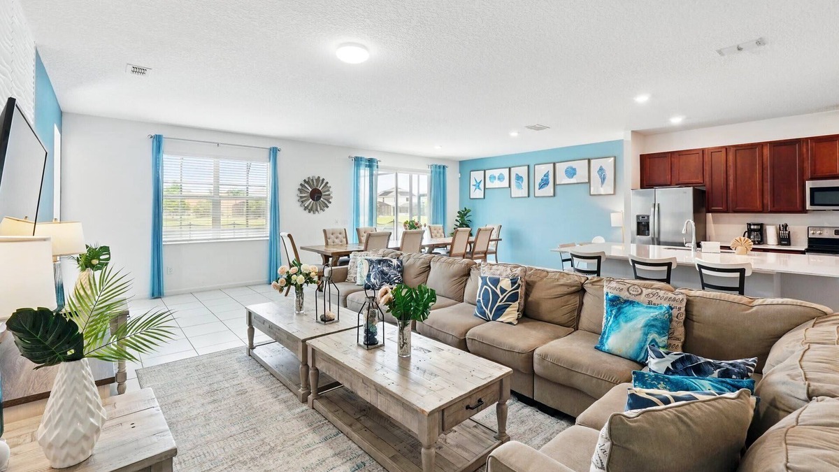 Kissimmee House | Beautiful 10 Bed Pool Home with Game Room-2576SD