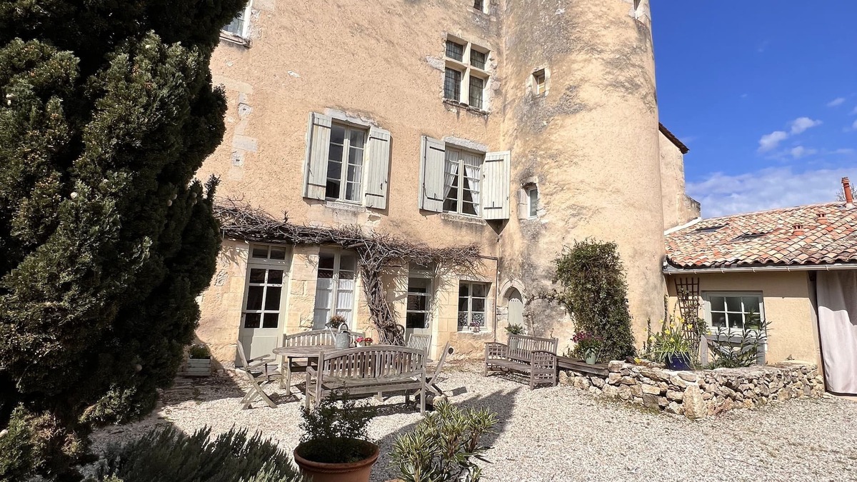 Rions House | Beautiful 16th century residence with swimming pool