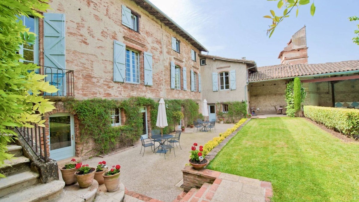 Lisle-sur-Tarn Villa | Beautiful 17c villa with private pool in SW France