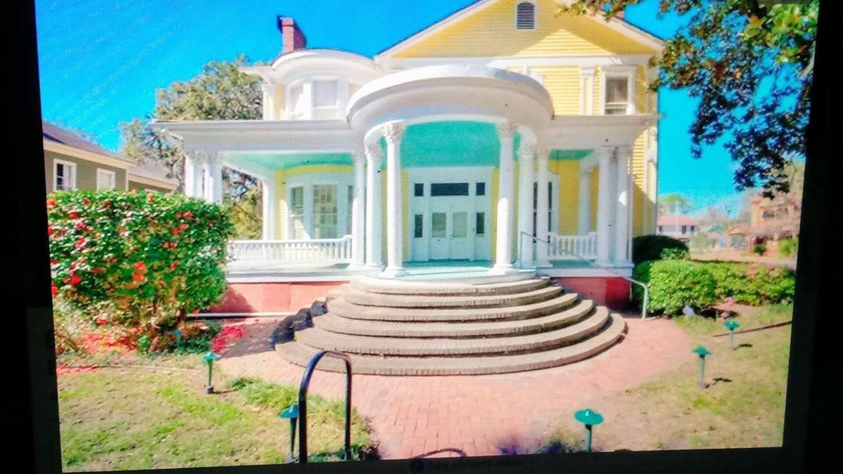Brunswick House | Beautiful 1895 Victorian Home