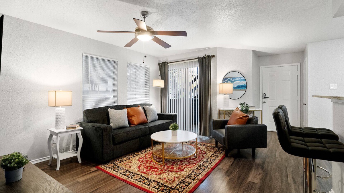 University Hills and Windsor Park Apartment | Beautiful 1BD/1BA in University Hills 7843