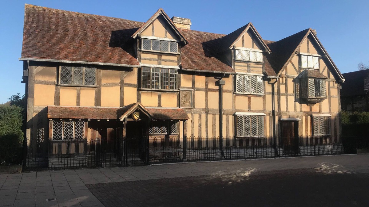 Tiddington House | Beautiful 2-bed Caravan in Stratford-upon-avon