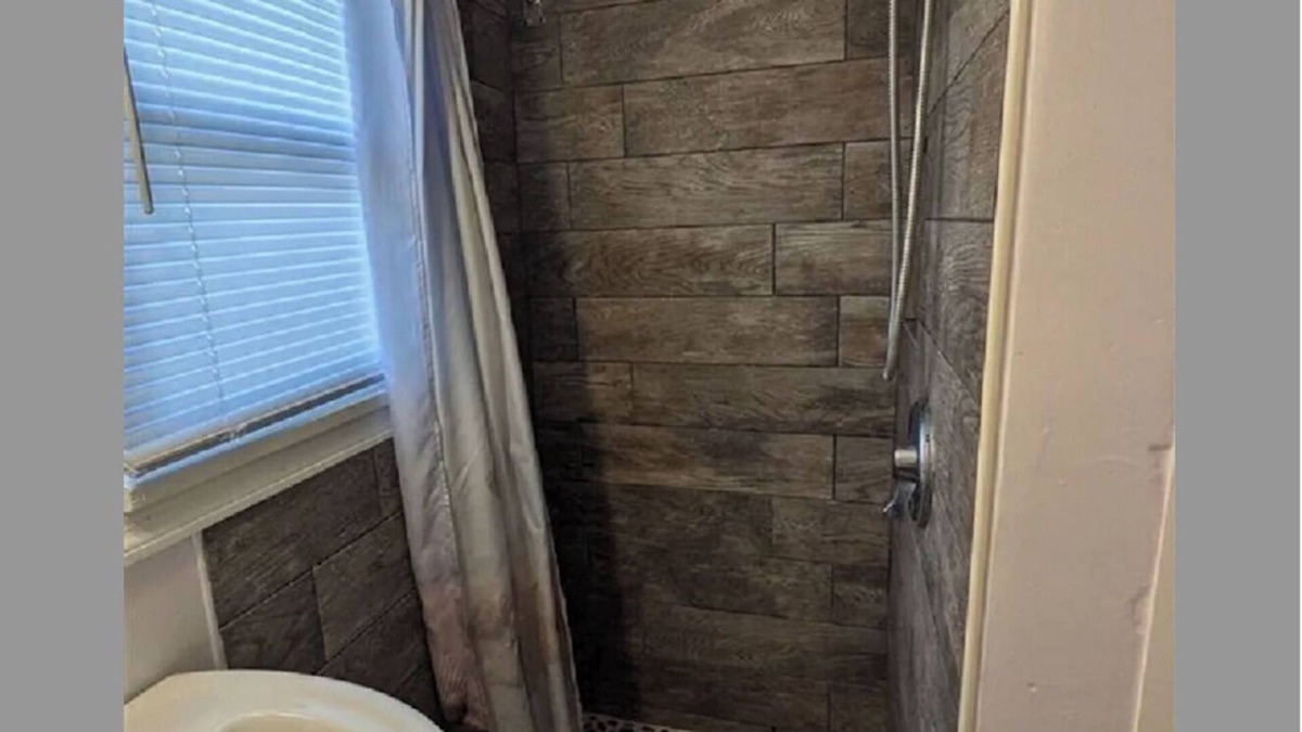 Wildwood Crest Condo | Beautiful 2 bedroom 2 bath condo, 2 blocks to beach & 2.5 to boardwalk w/pool